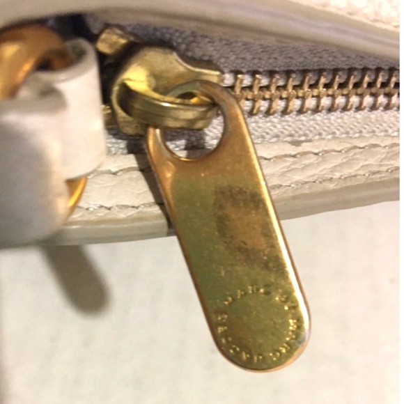 Marc by Marc Jacob’s Cream Leather Crossbody Bag - Picture 6 of 9